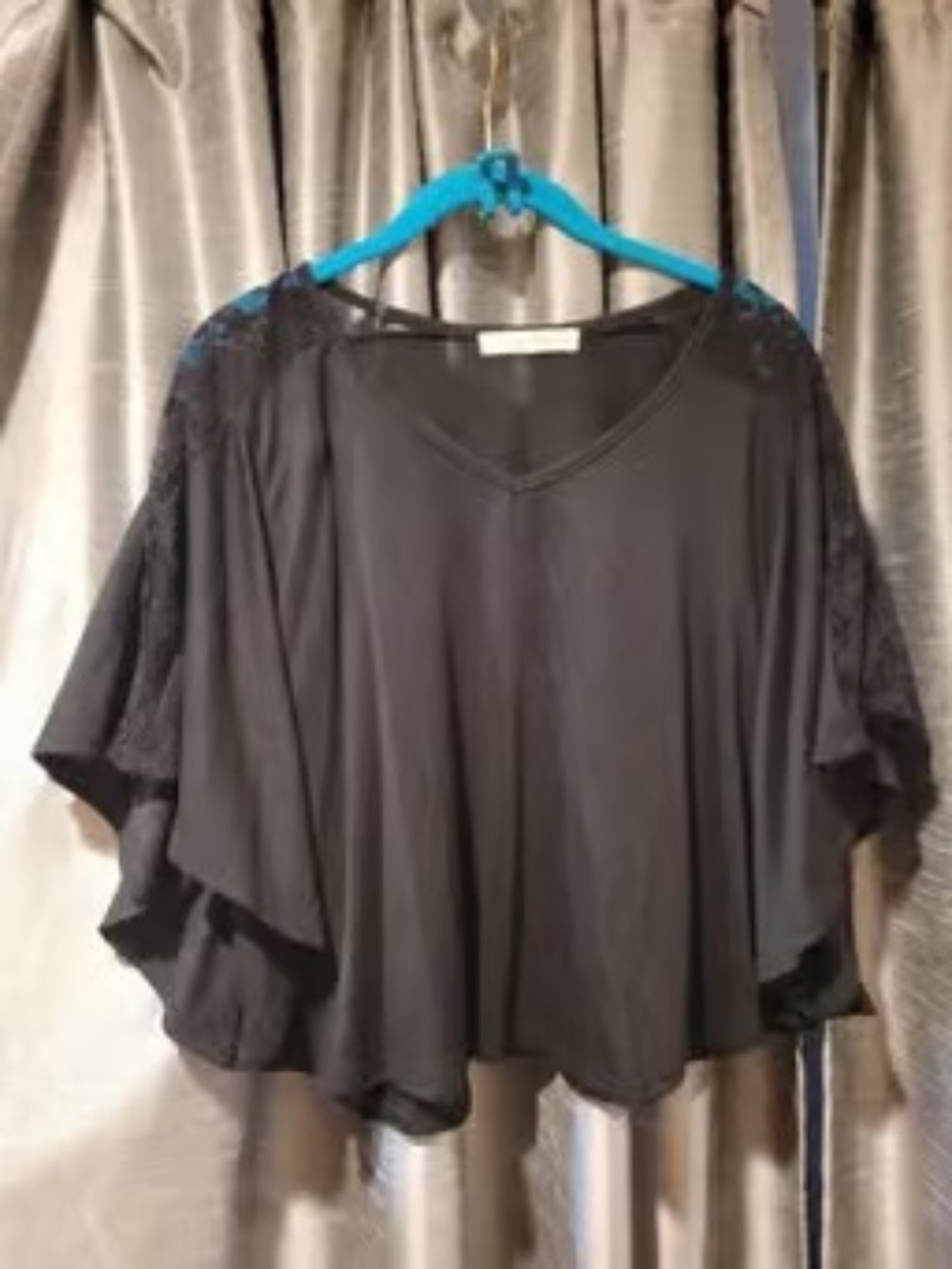REWIND SIZE MEDIUM M TOP LOT5762*